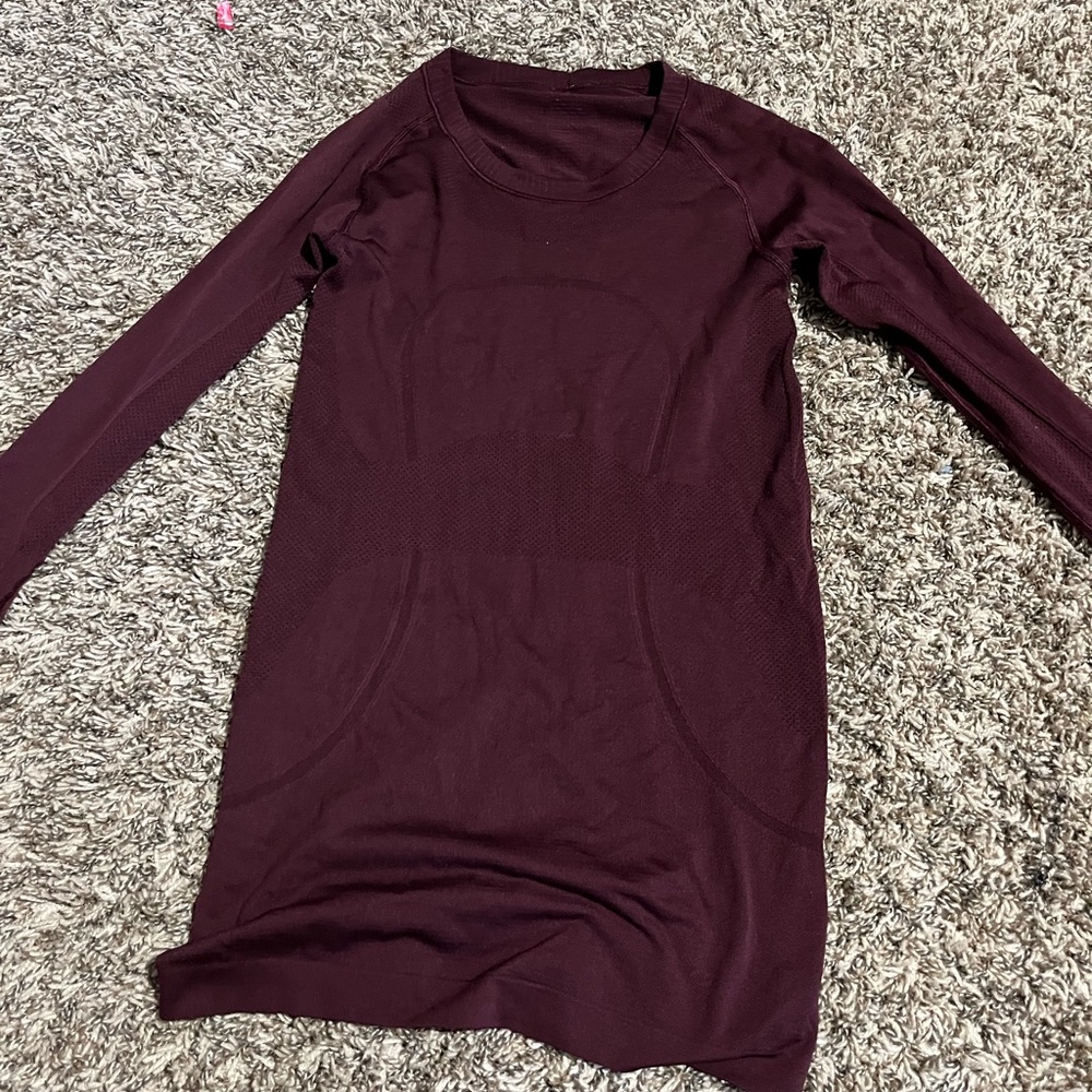 Lululemon size 4 swiftly tech